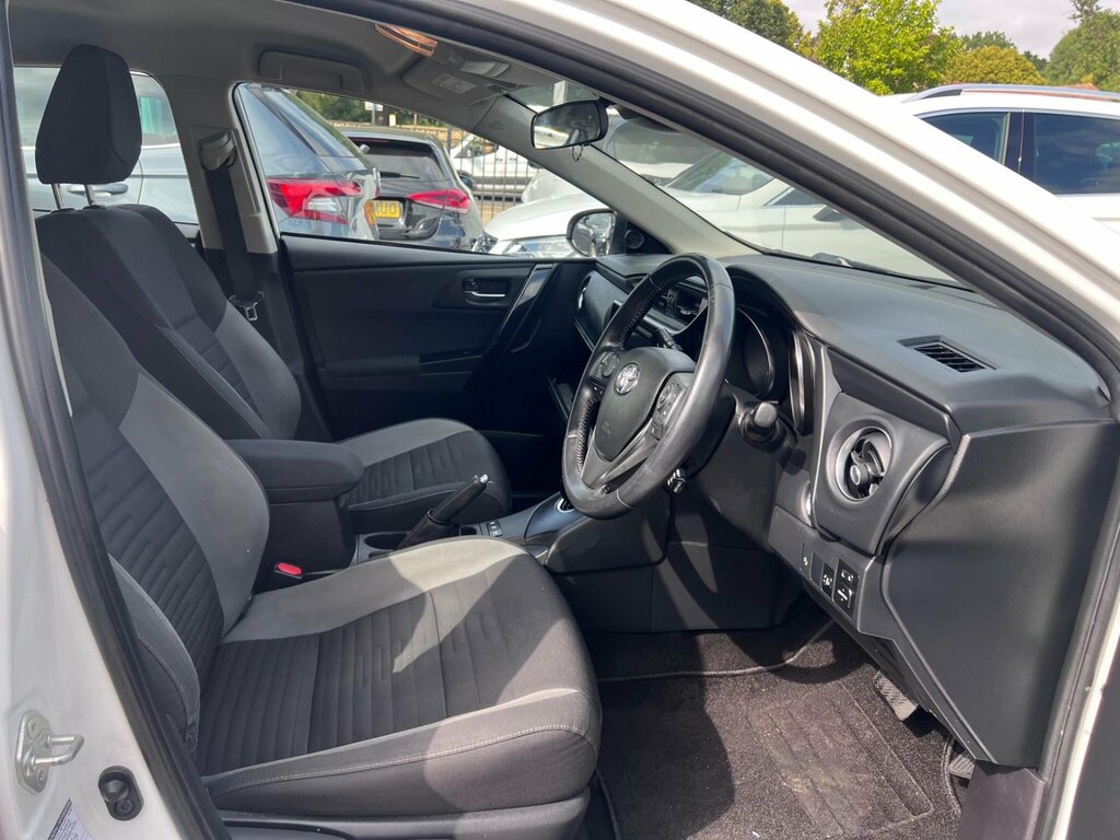 Toyota Auris Hatchback Grey #12