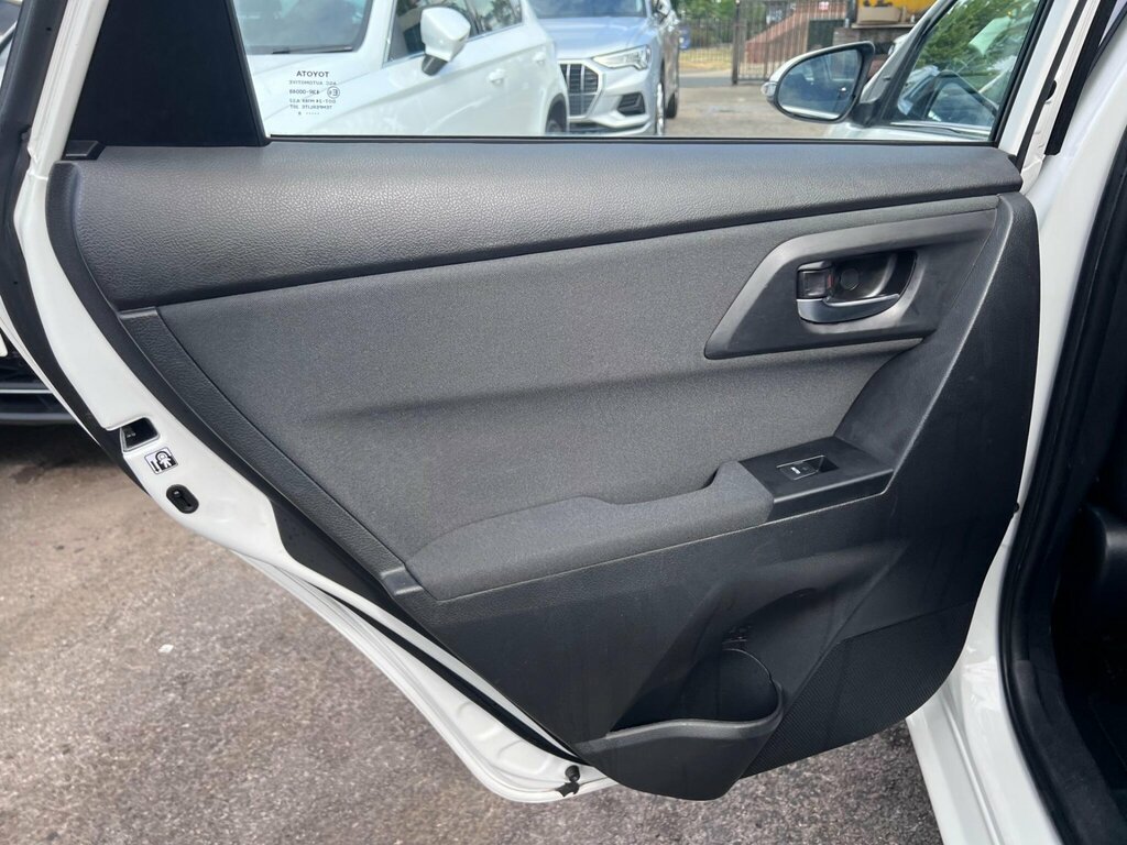 Toyota Auris Hatchback Grey #24