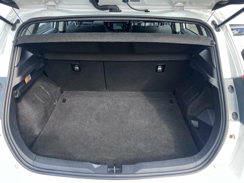 Toyota Auris Hatchback Grey #29
