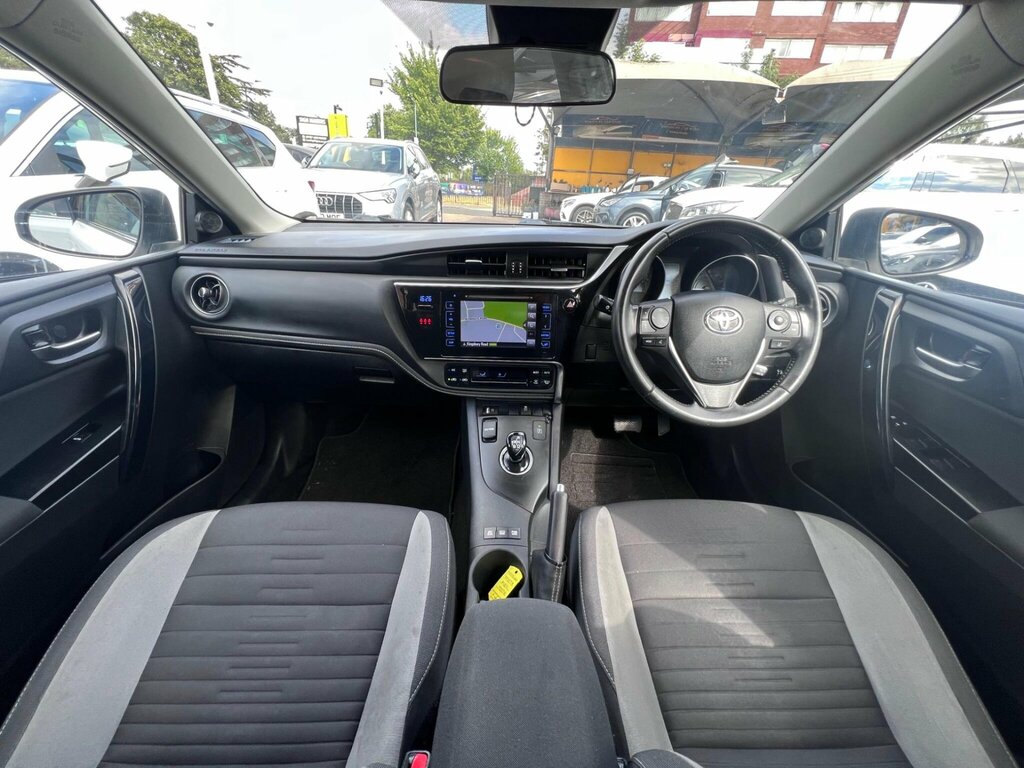 Toyota Auris 1.8 Vvt-h Icon Tech Cvt Euro 6 Ss White #2