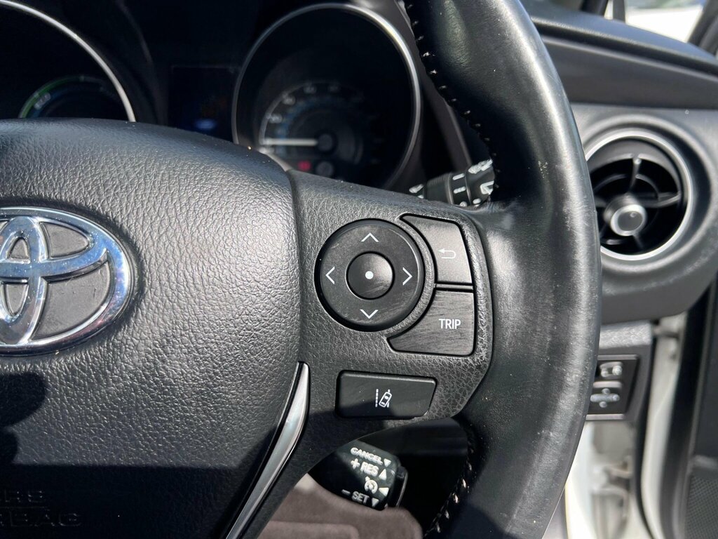 Toyota Auris Hatchback Grey #19
