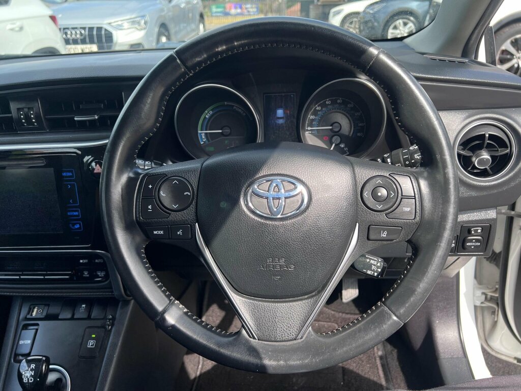 Toyota Auris Hatchback Grey #14