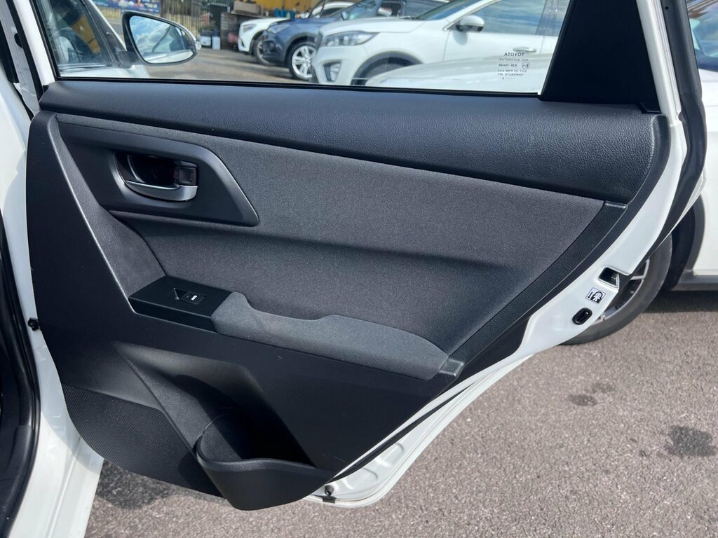 Toyota Auris Hatchback Grey #22