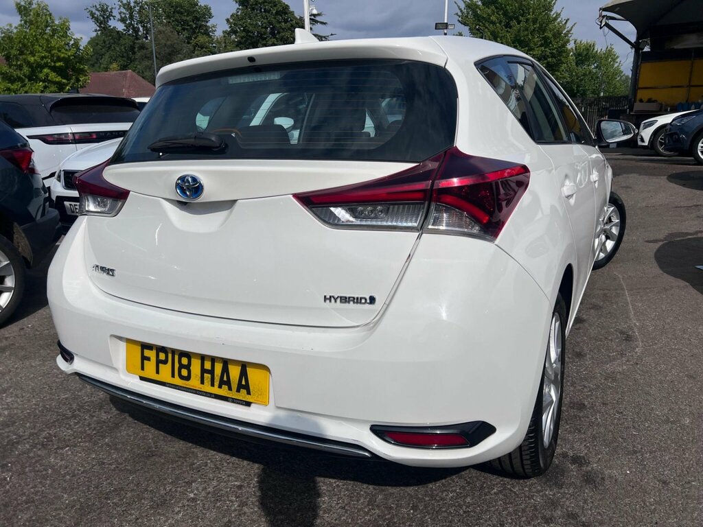 Toyota Auris 1.8 Vvt-h Icon Tech Cvt Euro 6 Ss White #6