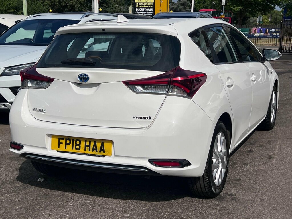 Toyota Auris 1.8 Vvt-h Icon Tech Cvt Euro 6 Ss White #4