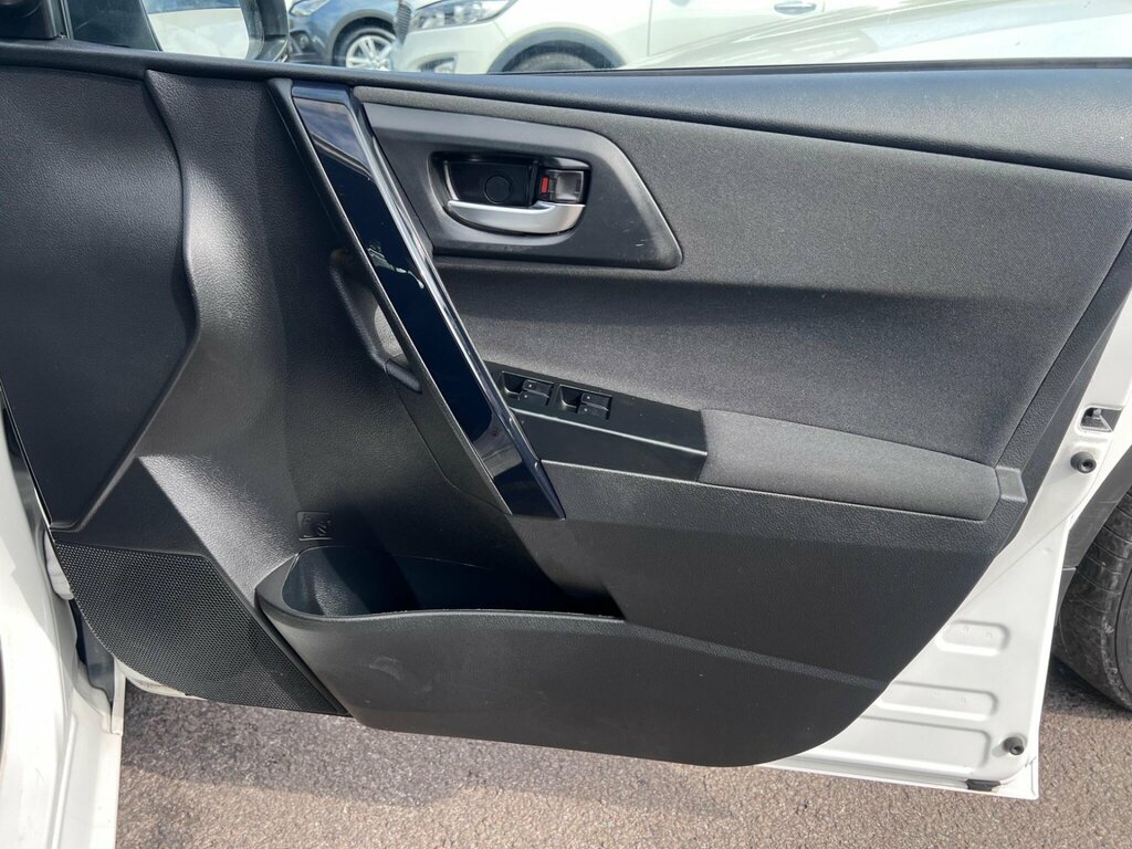 Toyota Auris Hatchback Grey #11
