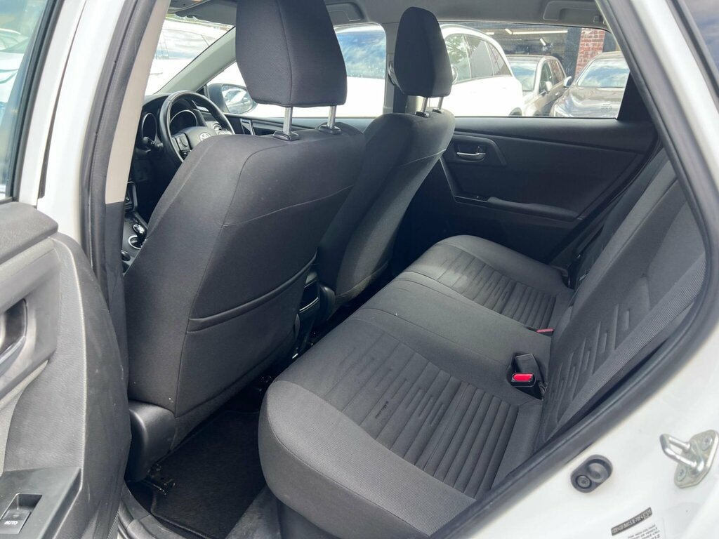 Toyota Auris Hatchback Grey #25