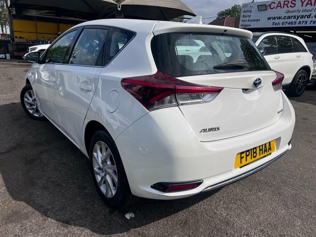 Toyota Auris Hatchback Grey #10