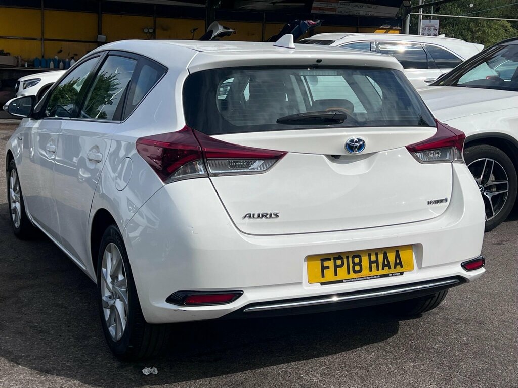 Toyota Auris Hatchback Grey #8