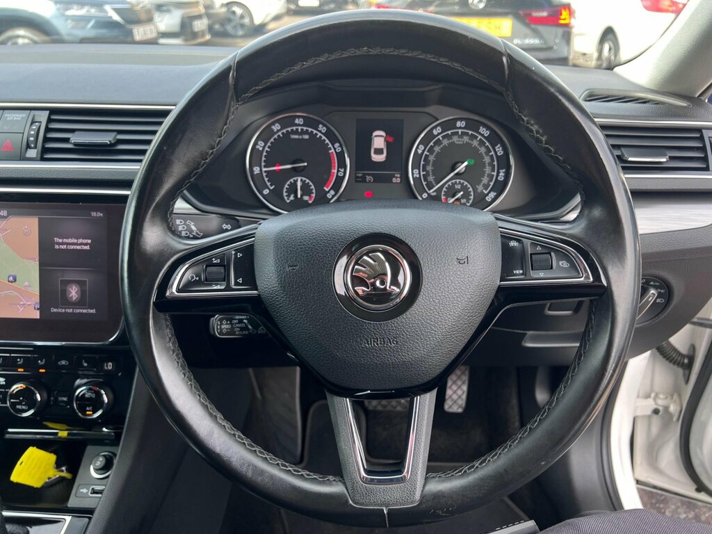 Skoda Superb 2.0 Tdi Scr 190Ps White #23