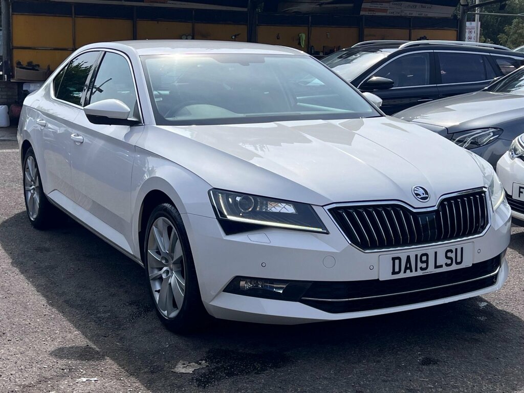 Skoda Superb 2.0 Tdi Scr 190Ps White #40