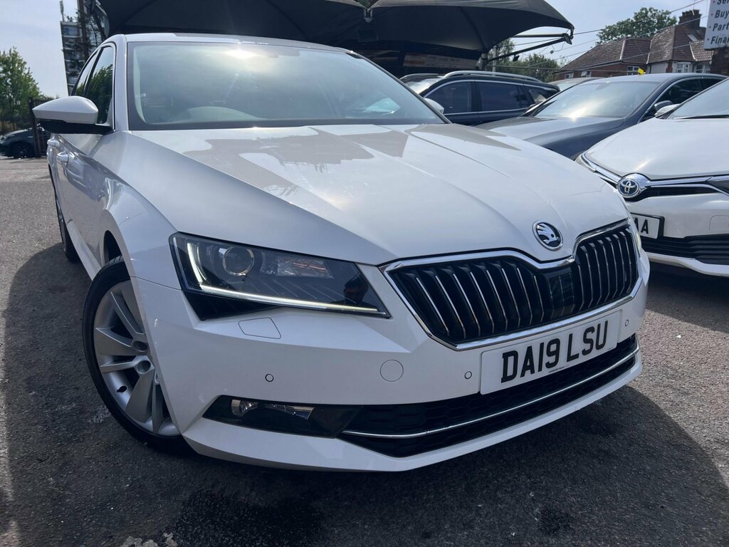 Skoda Superb 2.0 Tdi Scr 190Ps White #35