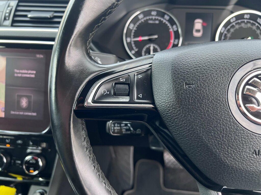 Skoda Superb 2.0 Tdi Scr 190Ps White #22