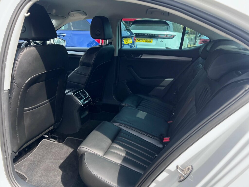Skoda Superb 2.0 Tdi Scr 190Ps White #7