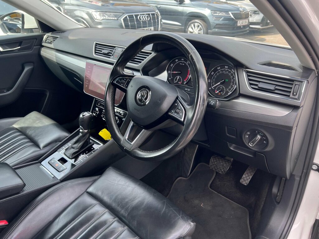 Skoda Superb 2.0 Tdi Scr 190Ps White #25
