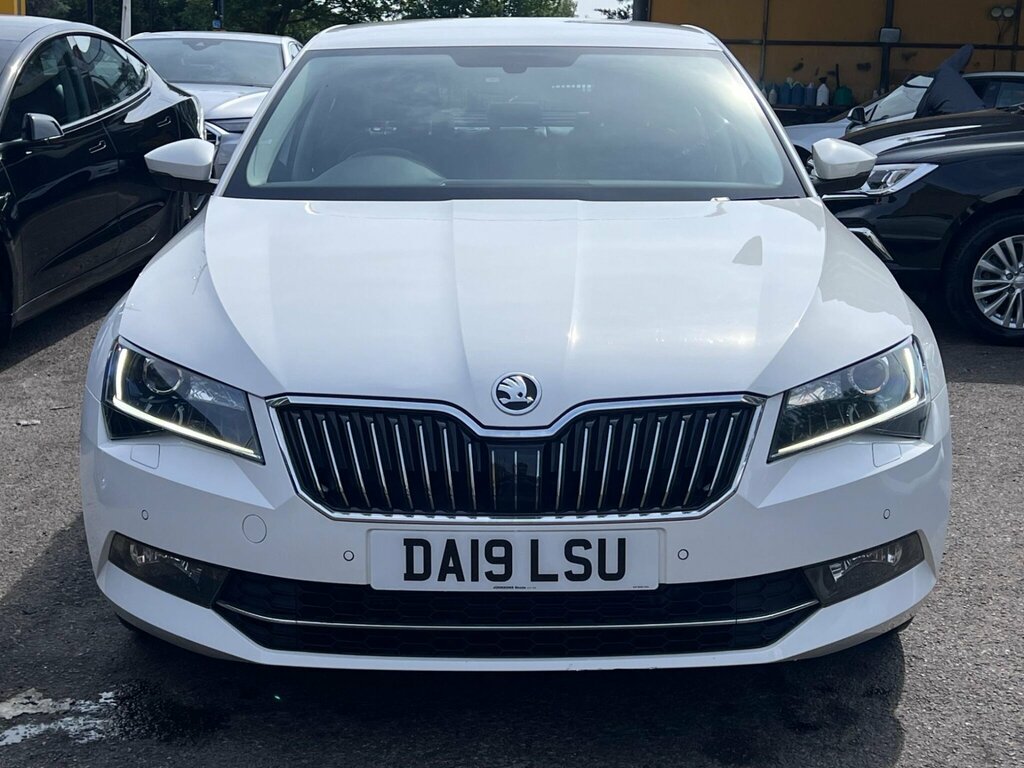 Skoda Superb 2.0 Tdi Scr 190Ps White #42