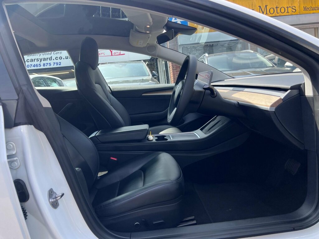 Tesla Model 3 Dual Motor Long Range Saloon 4 White #17