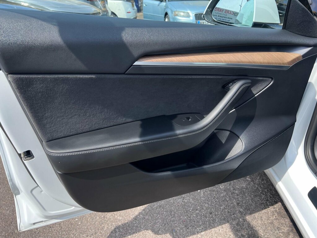 Tesla Model 3 Dual Motor Long Range Saloon 4 White #30
