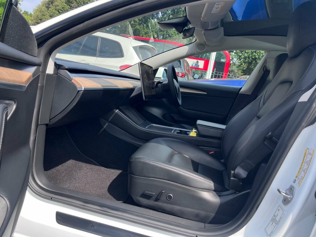 Tesla Model 3 Dual Motor Long Range Saloon 4 White #31