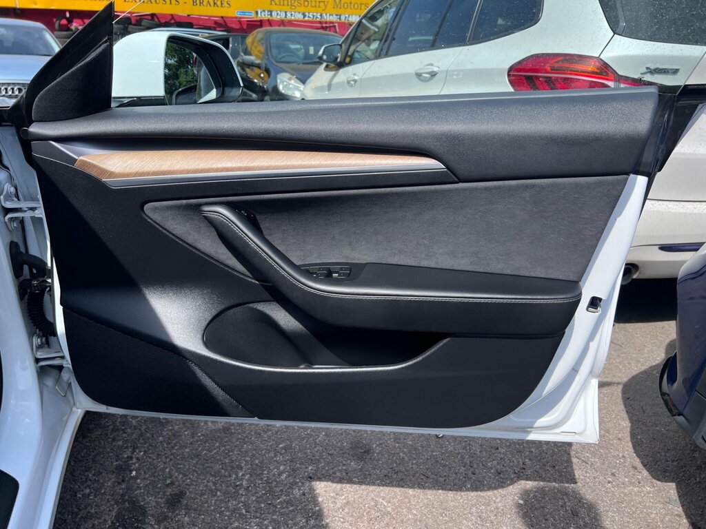 Tesla Model 3 Dual Motor Long Range Saloon 4 White #16