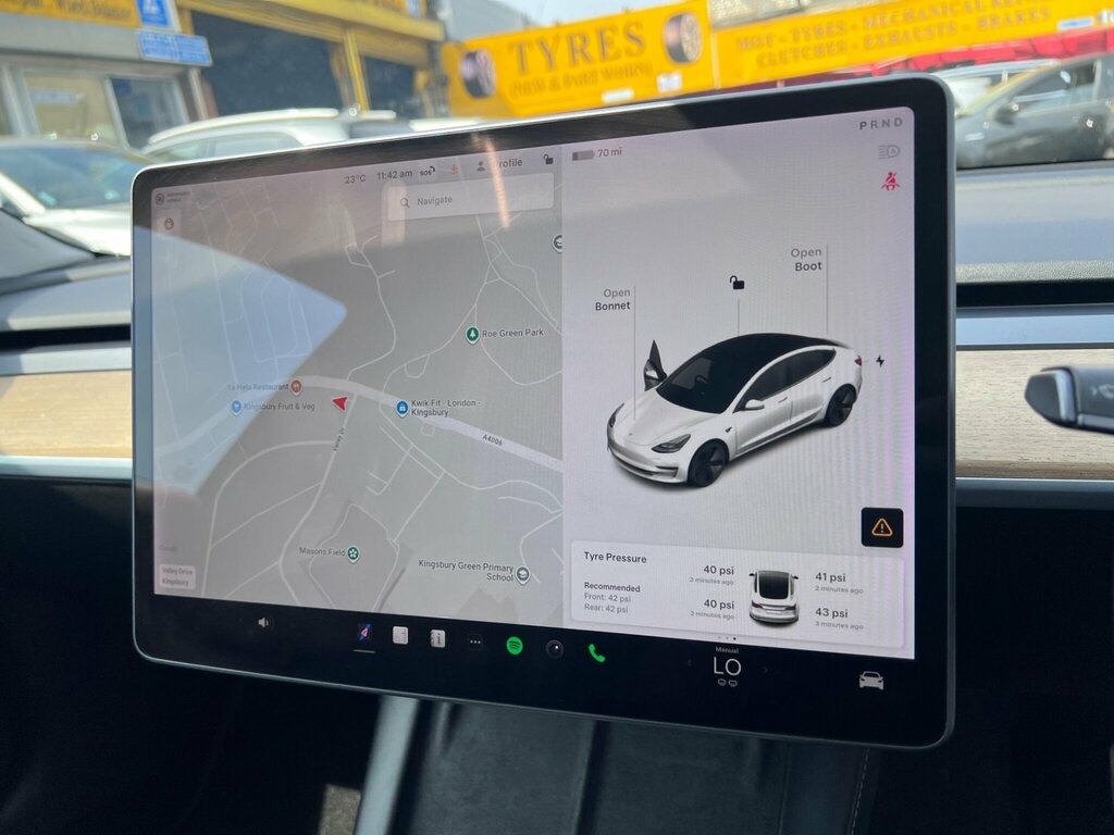Tesla Model 3 Dual Motor Long Range Saloon 4 White #20