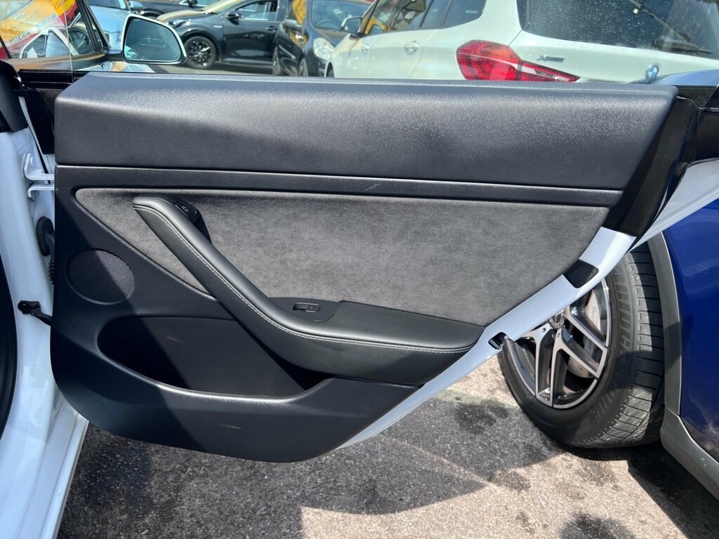 Tesla Model 3 Dual Motor Long Range Saloon 4 White #26