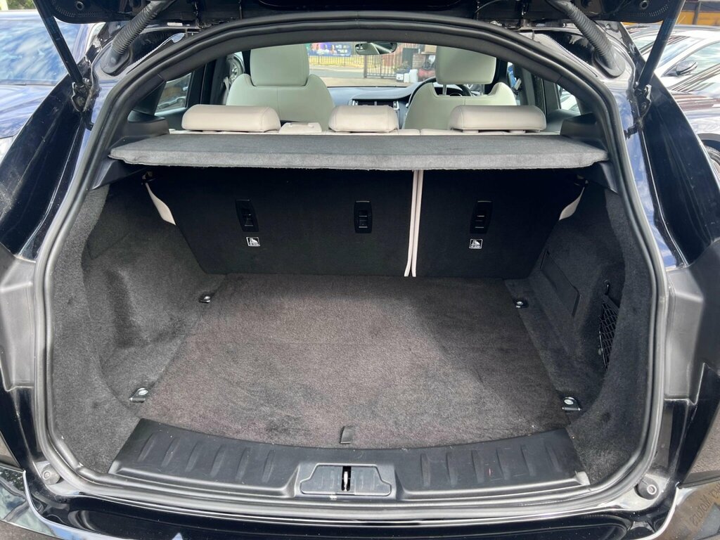 Jaguar E-Pace 2L S Red #40