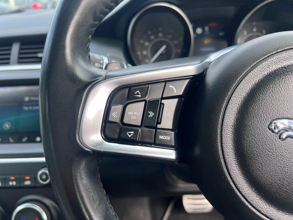 Jaguar E-Pace 2L S Red #26
