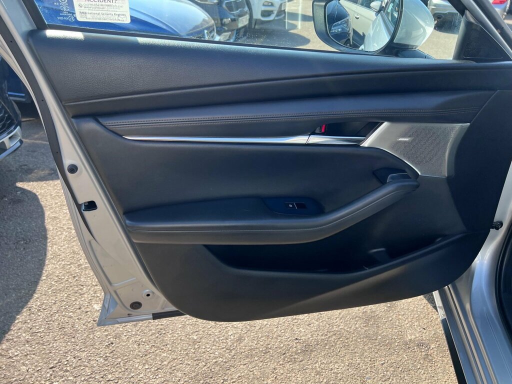 Mazda 3 2.0 Skyactiv-g Mhev Sport Lux Hatchback White #38