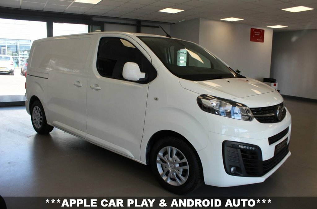 Vauxhall Vivaro 1.5L Sportive DP69VUY White #4