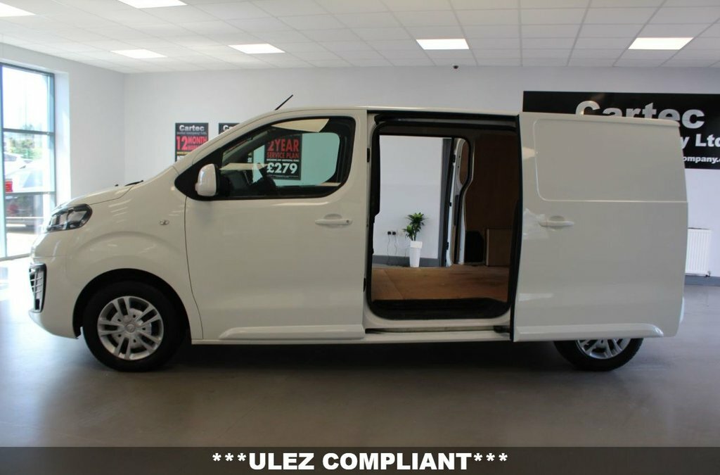 Vauxhall Vivaro 1.5L Sportive DP69VUY White #5