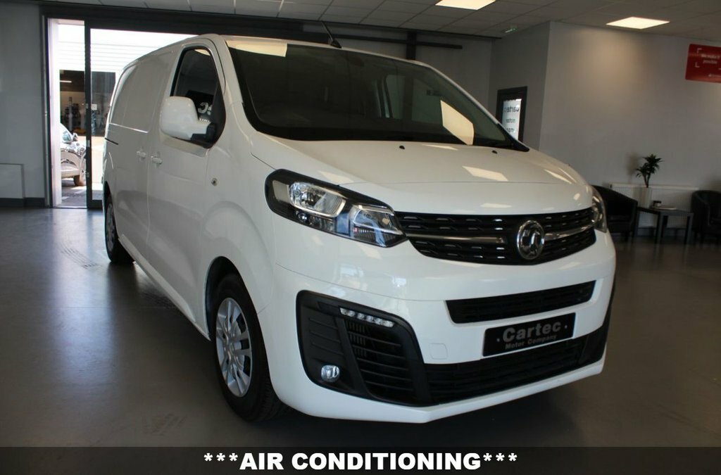 Vauxhall Vivaro 1.5L Sportive DP69VUY White #3