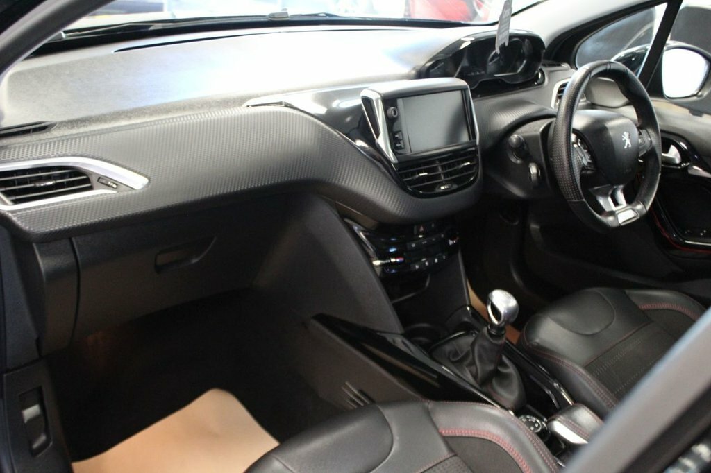 Peugeot 2008 White #18