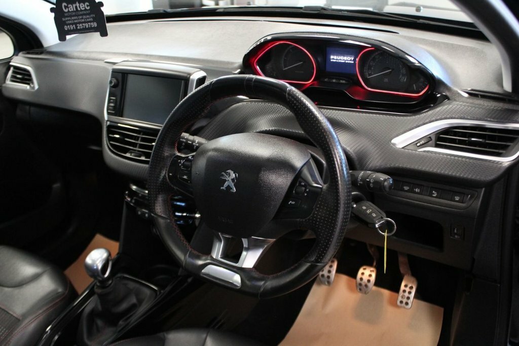Peugeot 2008 White #14