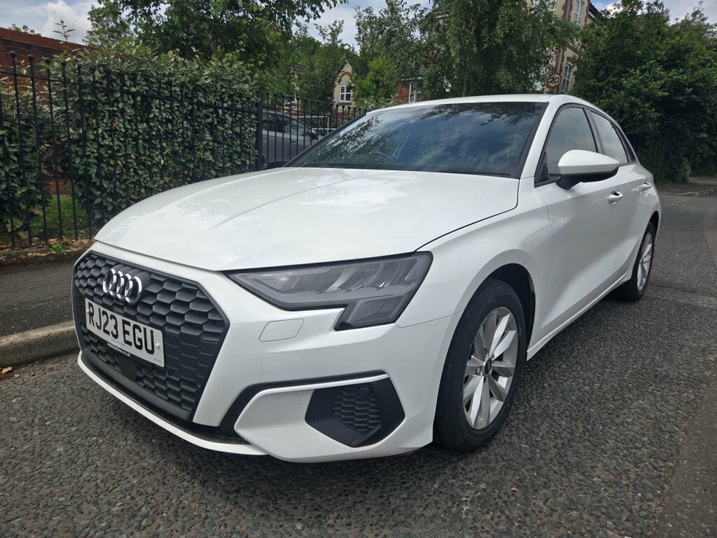 Audi A3 1L Technik RJ23EGU White #3