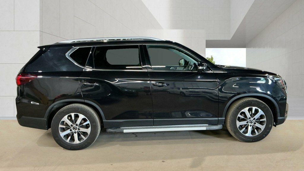 SsangYong Rexton 2.2L Ultimate Black #5