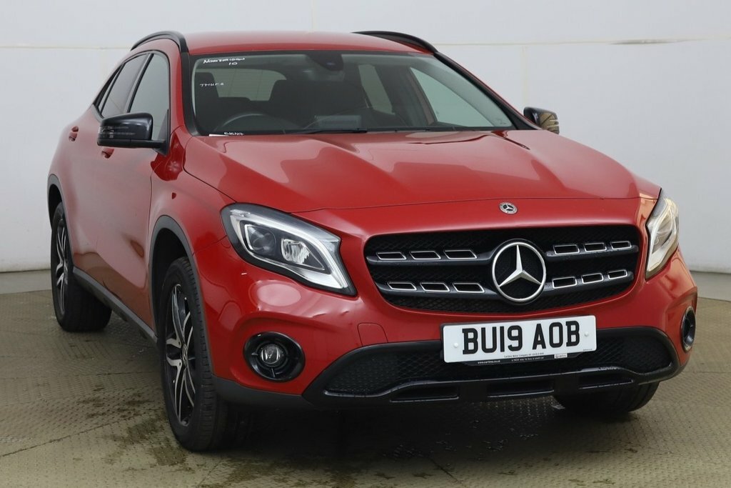 Mercedes-Benz GLA Class 1.6L Urban Edition Red