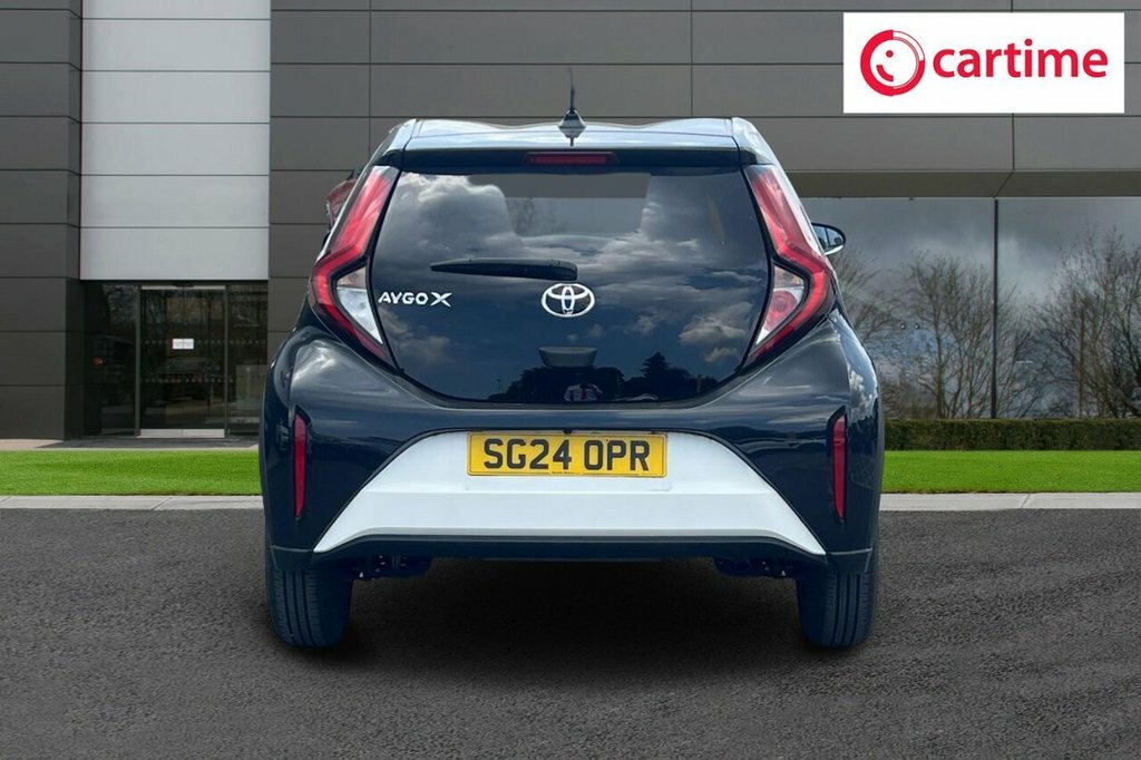 Toyota Aygo X 1L Edge White #5