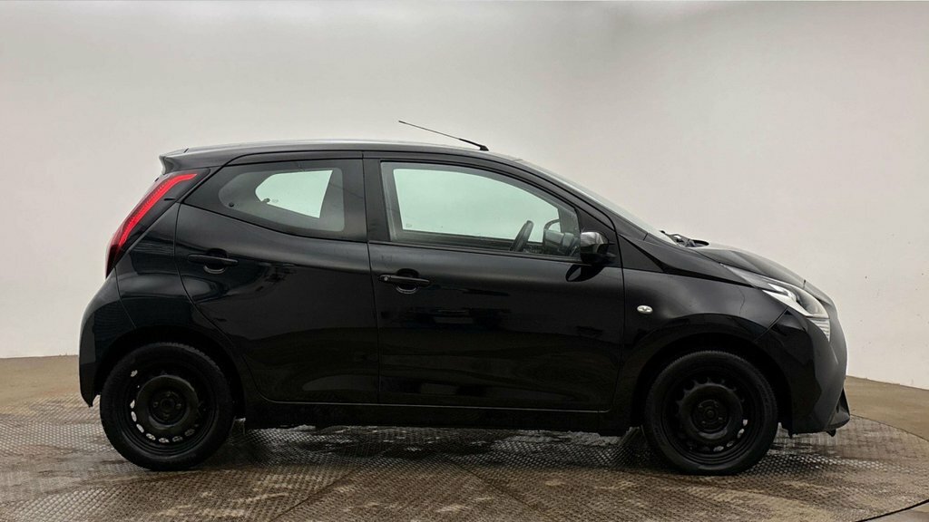 Toyota Aygo 1L X-play Black #3