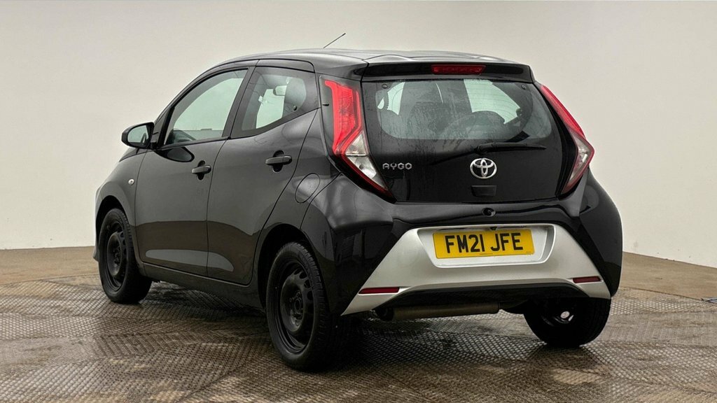 Toyota Aygo 1L X-play Black #2