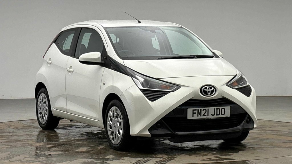 Toyota Aygo 1L X-play White