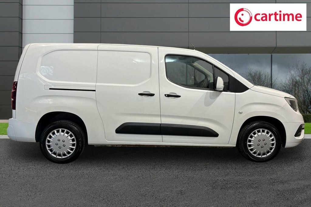 Vauxhall Combo 1.5L Sportive DP70WND White #2