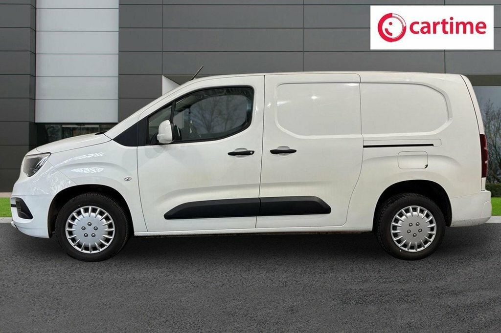 Vauxhall Combo 1.5L Sportive White #5
