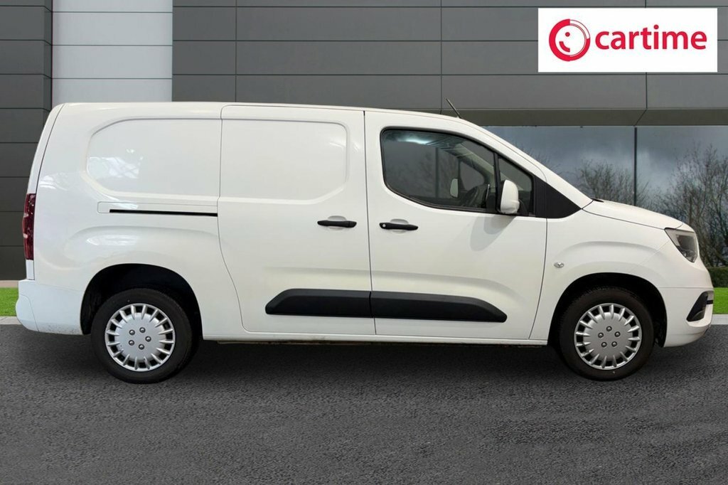 Vauxhall Combo 1.5L Sportive White #4