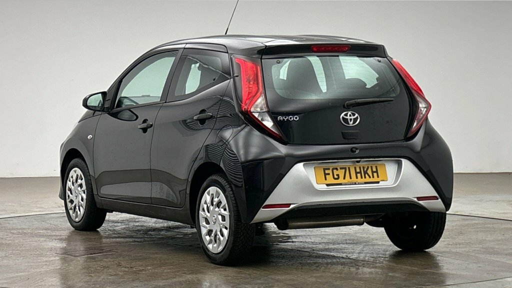 Toyota Aygo 1L X-play Black #2