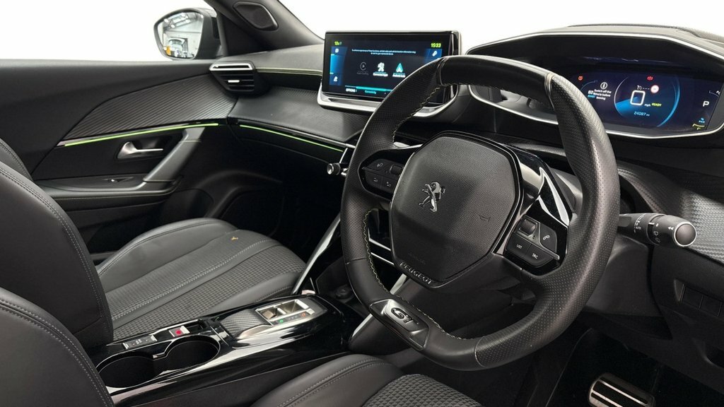 Peugeot e-2008 Suv Black #4
