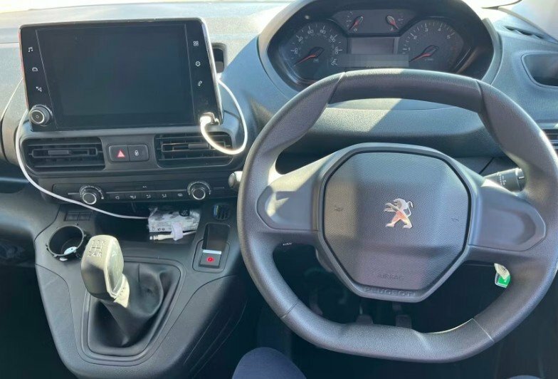 Peugeot Partner 1.5L Professional White #5