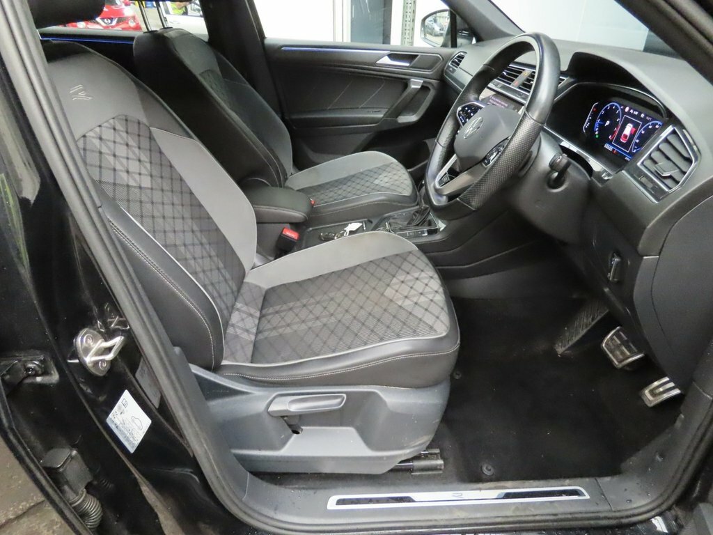 Volkswagen Tiguan Allspace 2L R-line Black #6