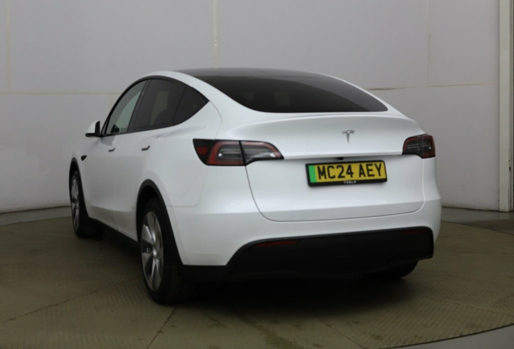 Tesla Model Y Suv MC24AEY White #5
