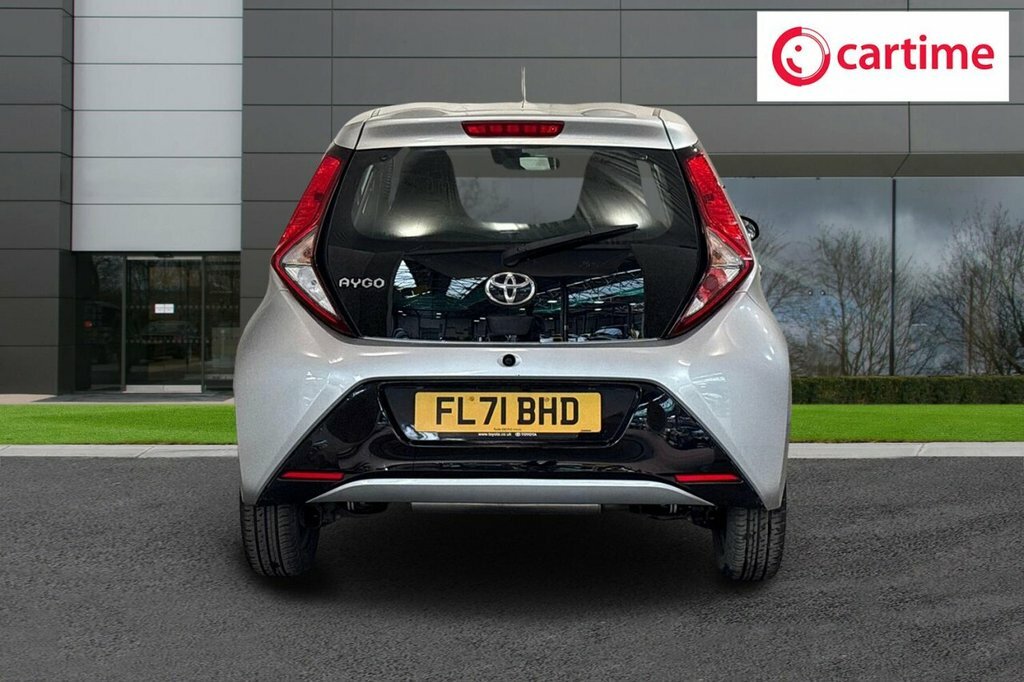 Toyota Aygo 1L X-play FL71BHD Silver #5